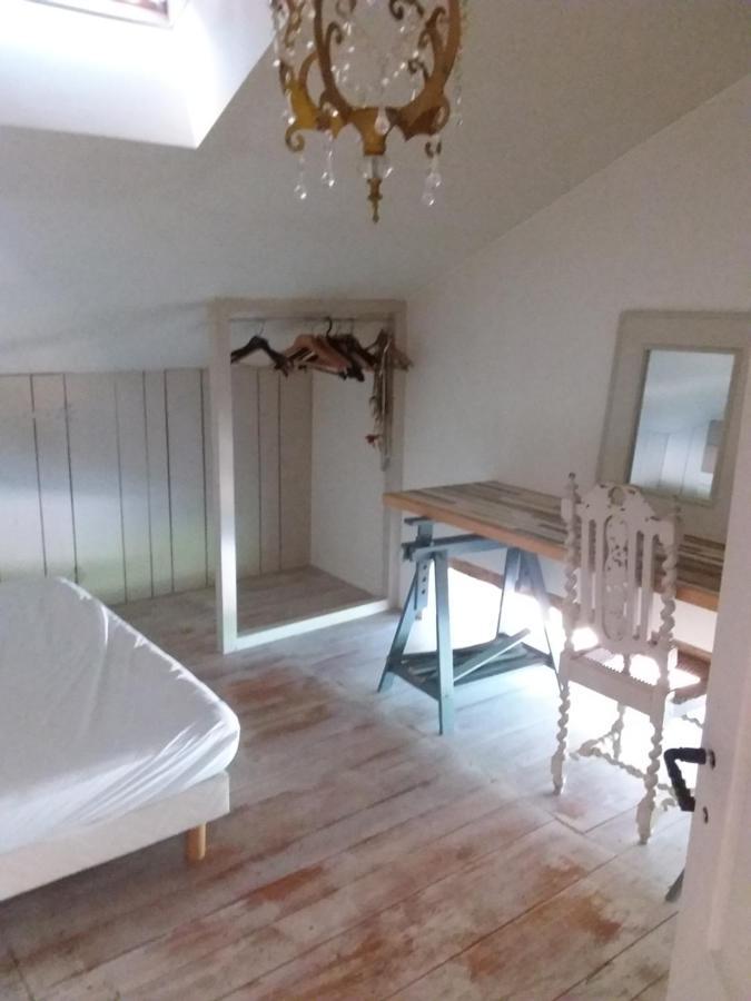 Maison 18eme siècle Le Moulinaud Extérieur photo